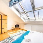 5br+3.5bt Wilson Apt. * Prag
