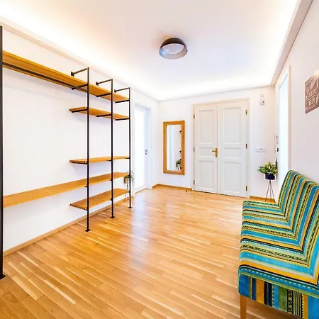 Lägenhet 5br+3.5bt Wilson Apt. *