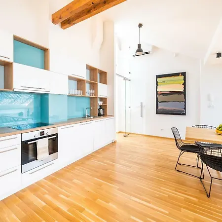 5br+3.5bt Wilson Apt. Апартаменты